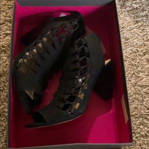 Never been worn Vince camuto heels